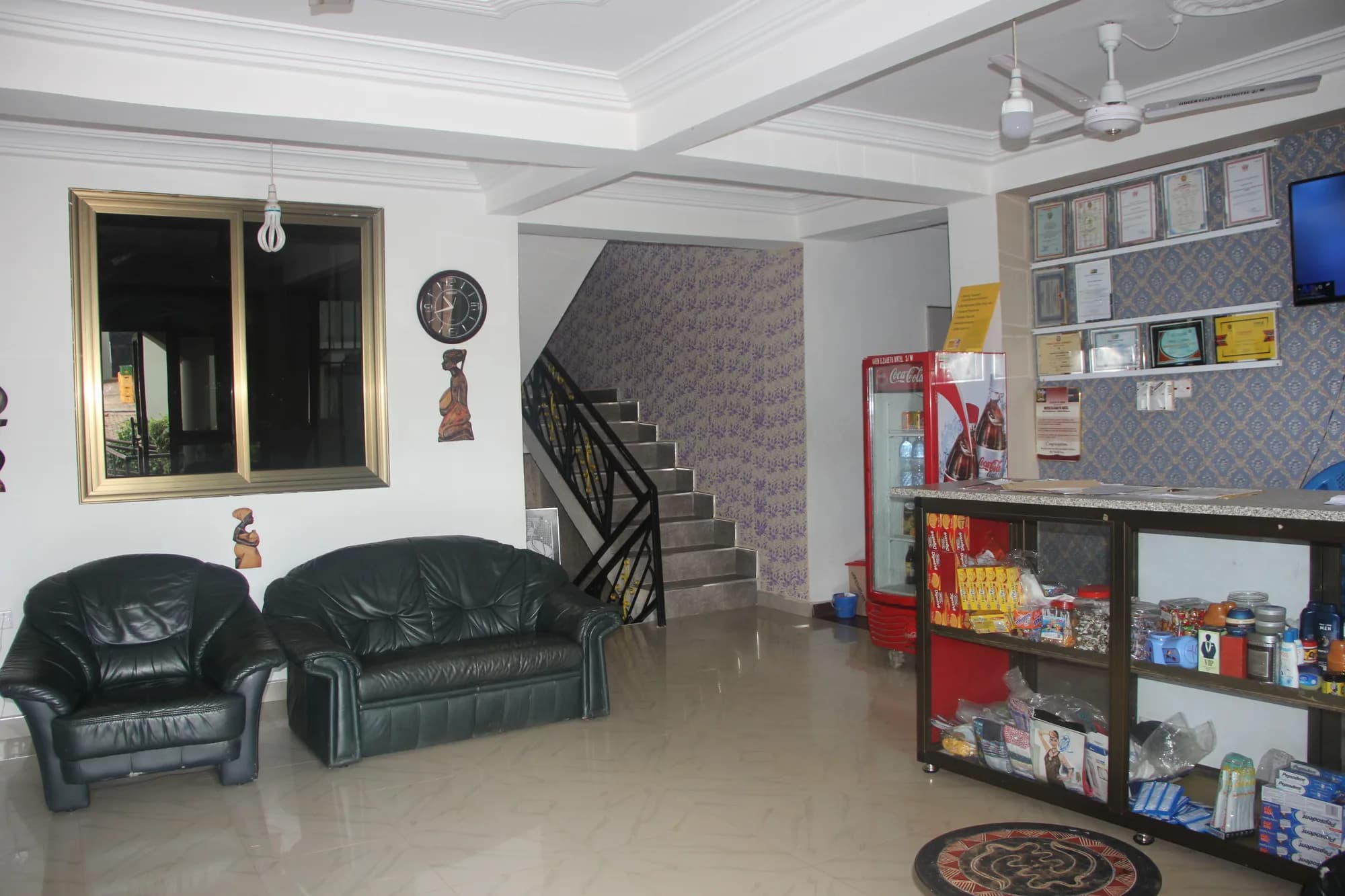 Reception & lobby