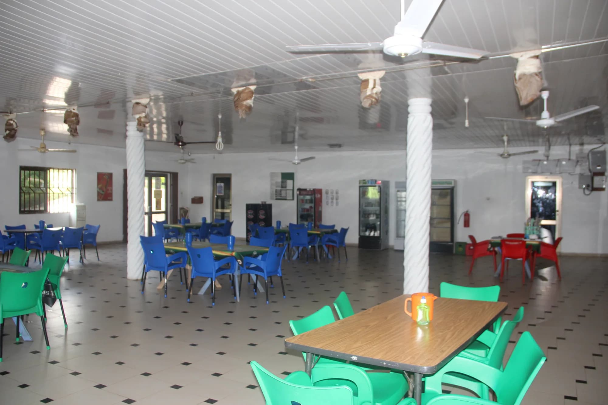 Restaurant & Bar